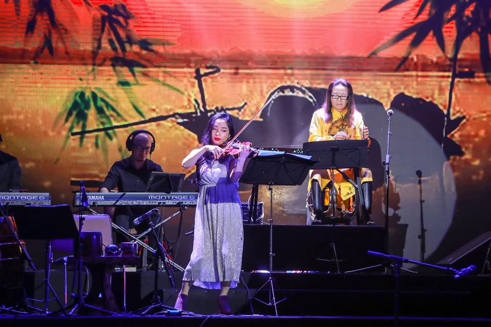 Quang Lê liên tiếp đề nghị ca sĩ nhạc đỏ Trọng Tấn hát Bolero